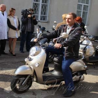 До пацієнта — на електроскутері